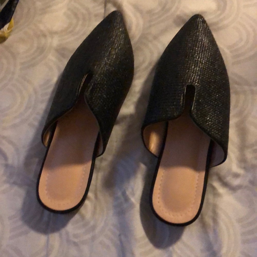Black weaves mules never worn size 6